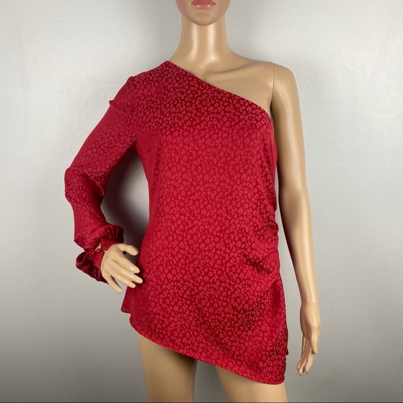 NEW L’ACADEMIE REVOLVE RED PRINTED ONE-SHOULDER BLOUSE - Picture 2 of 8